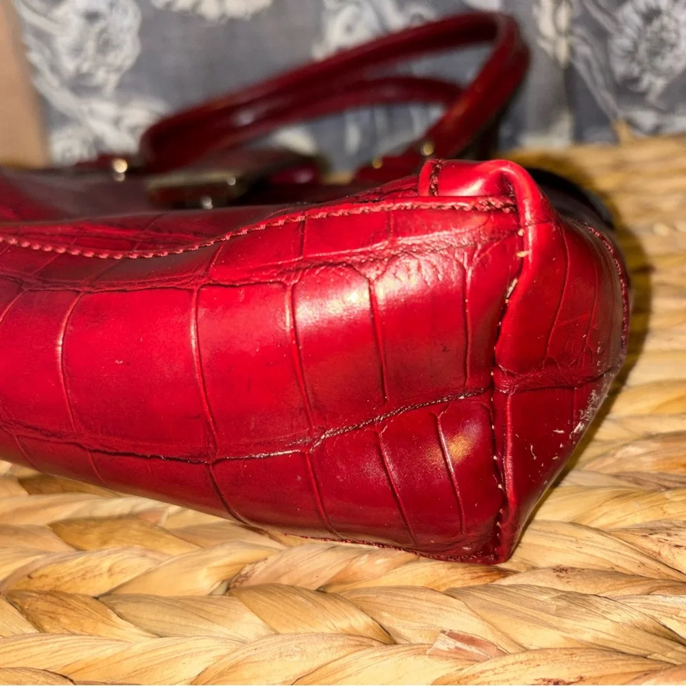 Vintage Sleek Liz Claiborne Red Croc-Embossed Shoulder Bag - Picture 5 of 12